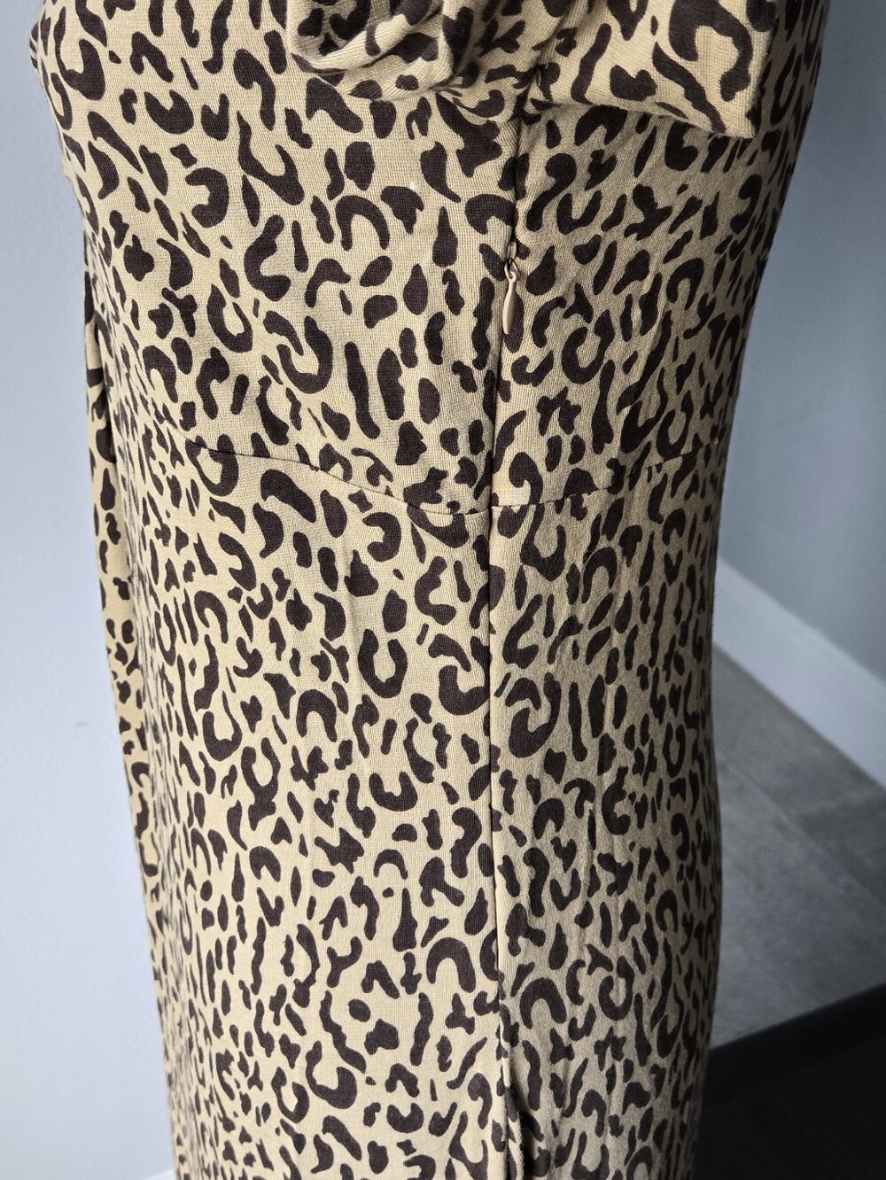 NWT LOFT Ann Taylor Leopard Print V-Neck Twist Front Dress Size 6 Casual Work - Picture 4 of 6